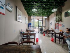 C10646米东区香缇美地55平餐厅转让