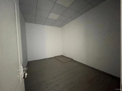 C10648昌吉华凌综合建材城门面房E3-105出租