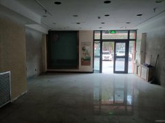 C10657位于阜康市康城雅居附近临街门面出租