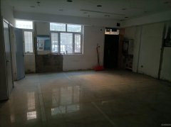 C10657位于阜康市康城雅居附近临街门面出租