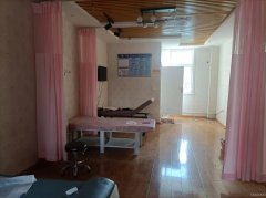 C10660位于阜康市瑶池明珠北门临街二楼商业门面出租