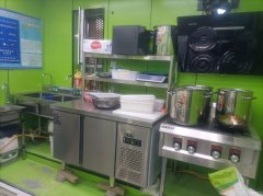 C10668位于昌吉市延安南路州二中附近临街店面转让