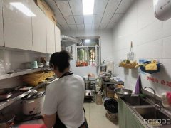 C10670昌吉青年南路桃园小区内经营中三凉烧烤店转让