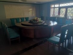 C10700位于奇台县商业街东段钟楼附近商铺出租