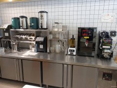 C10724位于玛纳斯县一中附近临街饮品店转让