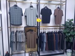 C10725位于昌吉市滨河北路郁金香小镇附近临街店面转让