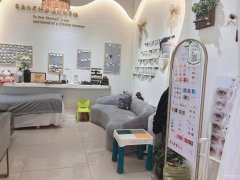 C10726位于昌吉市中山南路新汇嘉B区临街美甲店转让