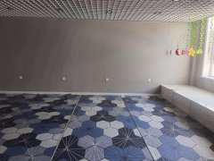 C10728位于昌吉市乌伊西路蓝爵尚筑小区门口二楼商铺出租