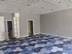 C10728位于昌吉市乌伊西路蓝爵尚筑小区门口二楼商铺出租