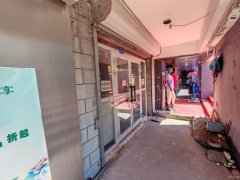 C10732阜康商贸中心楼下负一楼120平旺铺出租