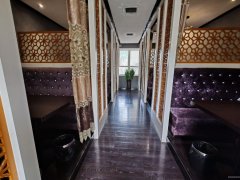 C10737阜康天池北街新华书店北侧200平餐厅转让