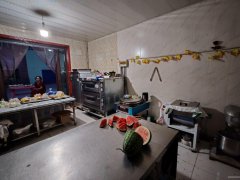 C10745呼图壁县中亚市场40平馍馍店转让