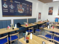 C10747位于昌吉市商城路枫叶广场附近临街餐饮旺铺转让