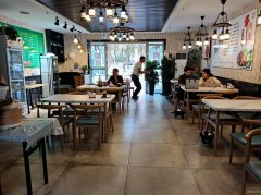 C10749位于昌吉宁边路海棠公馆五期附近餐饮店转让