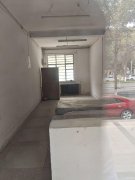 C10784位于昌吉市宁边东路北公园对面临街商铺出租