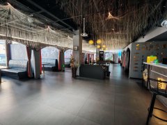 C10793鲤鱼山路红旗大队400平音乐餐吧转让