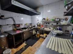 C10796阜康西沟路口140平餐厅转让