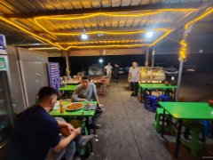 C10796阜康西沟路口140平餐厅转让