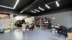 C10812昌吉呼图壁阳光宜家大门西侧汽车装修店转让