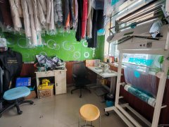 C10811阜康市杭州人家65平干洗店转让