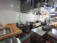 C10815昌吉世纪广场好位置店铺空转