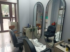 （成功案例）C10819位于昌吉市滨河北路郁金香小镇临街美发