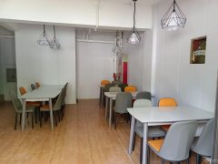 C10823位于昌吉市石河子西路附近临街餐饮店转让