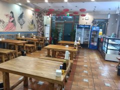 C10824位于乌市水磨沟区佳音医院附近临街餐饮旺铺转让