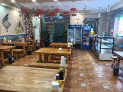 C10824位于乌市水磨沟区佳音医院附近临街餐饮旺铺转让