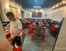 C10826位于石河子市红山街东环路经营中串串火锅店转让