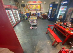 C10826位于石河子市红山街东环路经营中串串火锅店转让