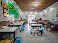 C10827水泥厂家属院临街一楼60平餐厅转让