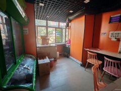 C10832米东区98中红绿灯路口35平小吃店转让