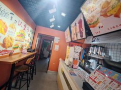 C10832米东区98中红绿灯路口35平小吃店转让