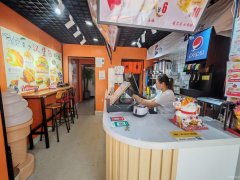 C10832米东区98中红绿灯路口35平小吃店转让