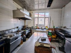 C10857边疆物产园70平餐厅转让