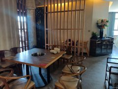 C10867位于五家渠市贝鸟语诚小区门口餐饮旺铺转让