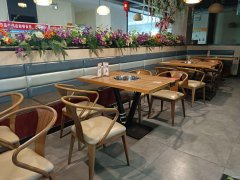 C10867位于五家渠市贝鸟语诚小区门口餐饮旺铺转让