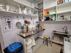 C10896西山大型小区外铺48平饮品店转让