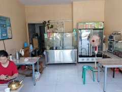 C10904昌吉市南公园西路大上海门口营业中三凉小吃店转让