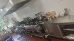 C10914位于昌吉市健康东路海棠天街附近临街餐饮店转让