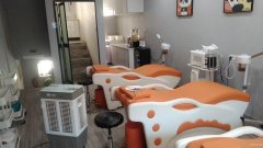 C10922旺铺转让 昌吉市长宁南路亚中美食城