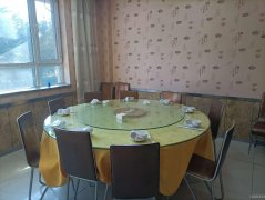 C10926位于吉木萨尔县广场北门临街餐饮旺铺转让