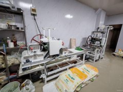 C10933阜康市商贸城农贸市场66平切面店转让