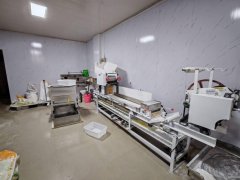 C10933阜康市商贸城农贸市场66平切面店转让