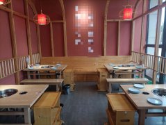 C10942位于奇台县尊尚名邸小区附近临街餐饮店转让