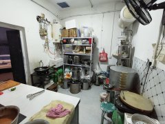 C10936米东区金戈壁路附近经营中凉皮店转让