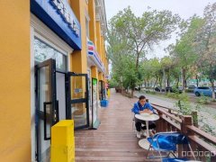 C10965北京中路体育馆对面饮品店转让