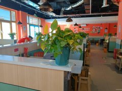 C10978位于吉木萨尔县北庭名街餐饮店转让