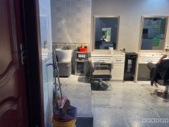 C11009位于乌伊西路营业中美发店转让